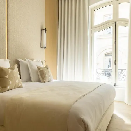 Luxurious Madeleine - Saint Honore