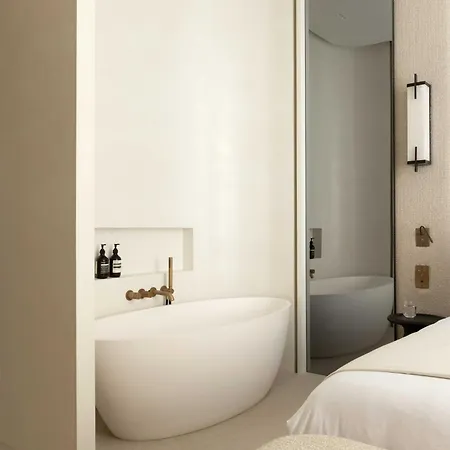 Luxurious Madeleine - Saint Honore パリ